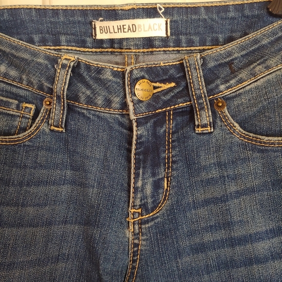 Bullhead Low Rise Jeans - Picture 3 of 4